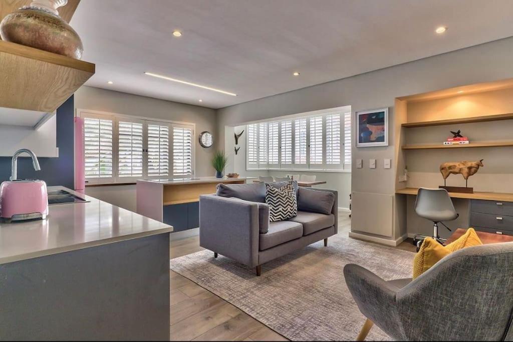Beachfront Gem With Generator Apartment Cape Town